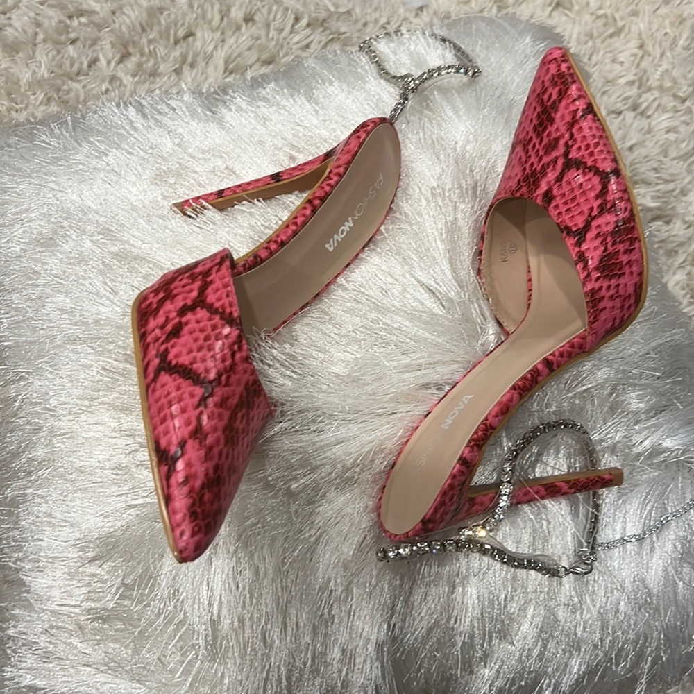 Exotic Snakeskin-Print Pink Pumps